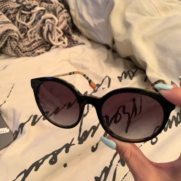 BURBERRY Women’s Sunglasses - Picture 12 of 15